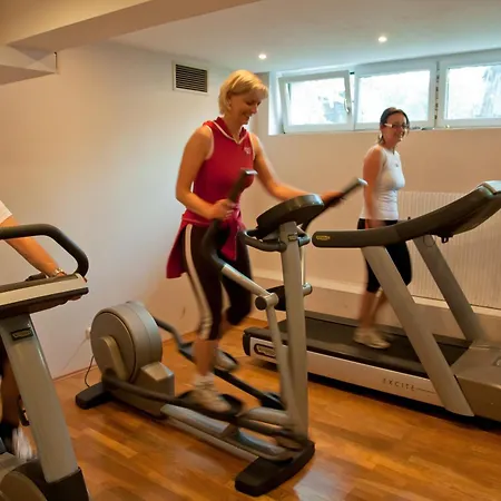 Klaus Im Weinviertel 4* فولكيرسدورف