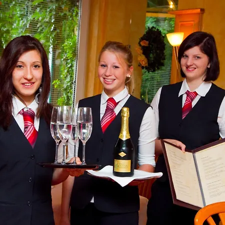 Klaus Im Weinviertel Otel 4*