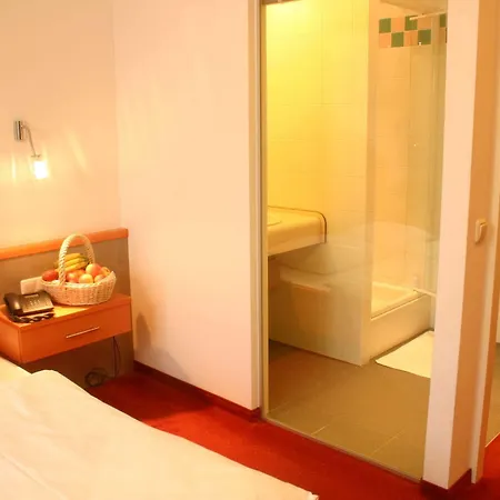 Klaus Im Weinviertel ホテル 4*